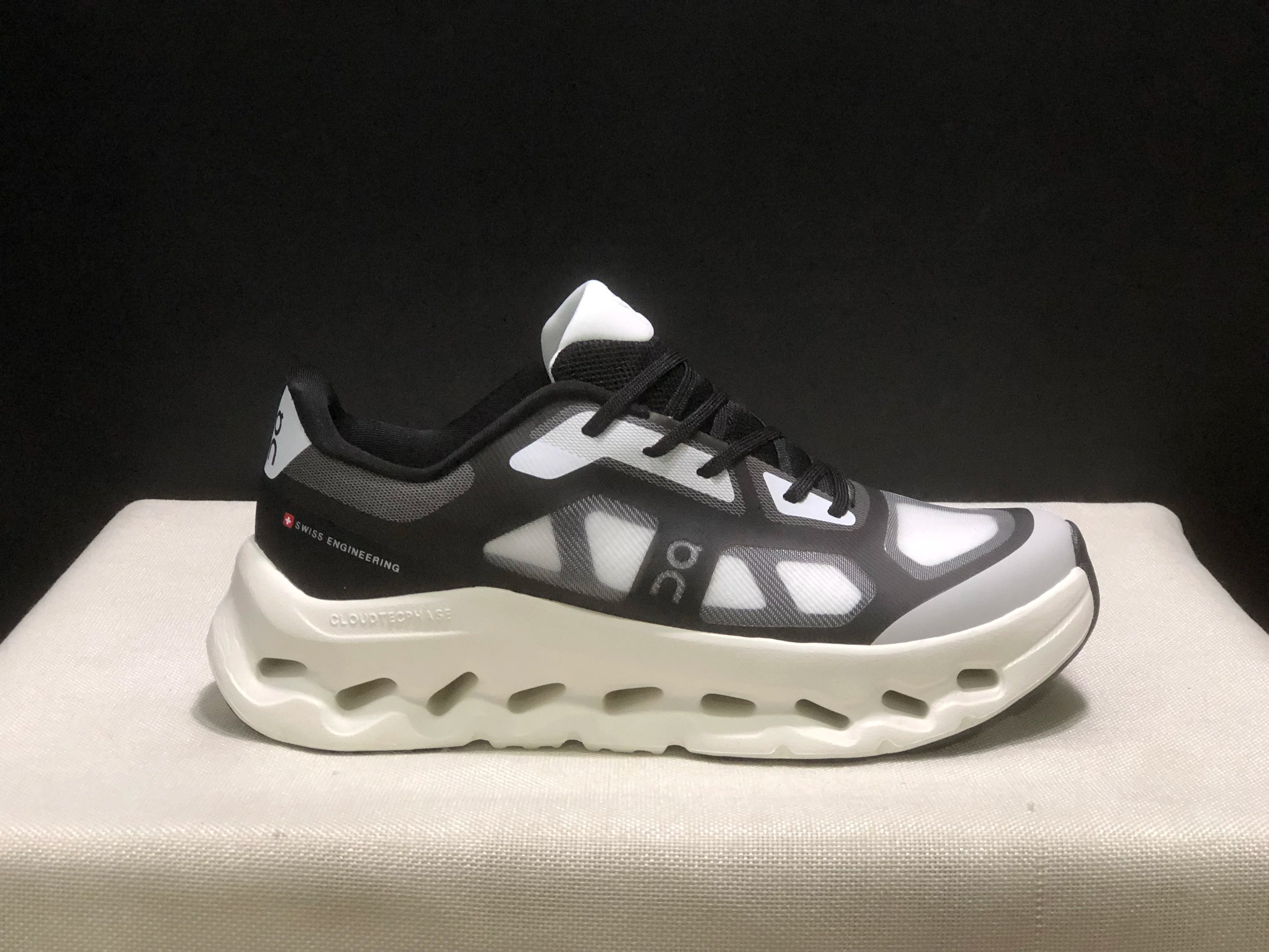 2026 on Cloudtilt Remix High Top Luxury Fashion Brand Sneakers High Quality Mesh Soft Comfortable Stylish New Trend Cloud