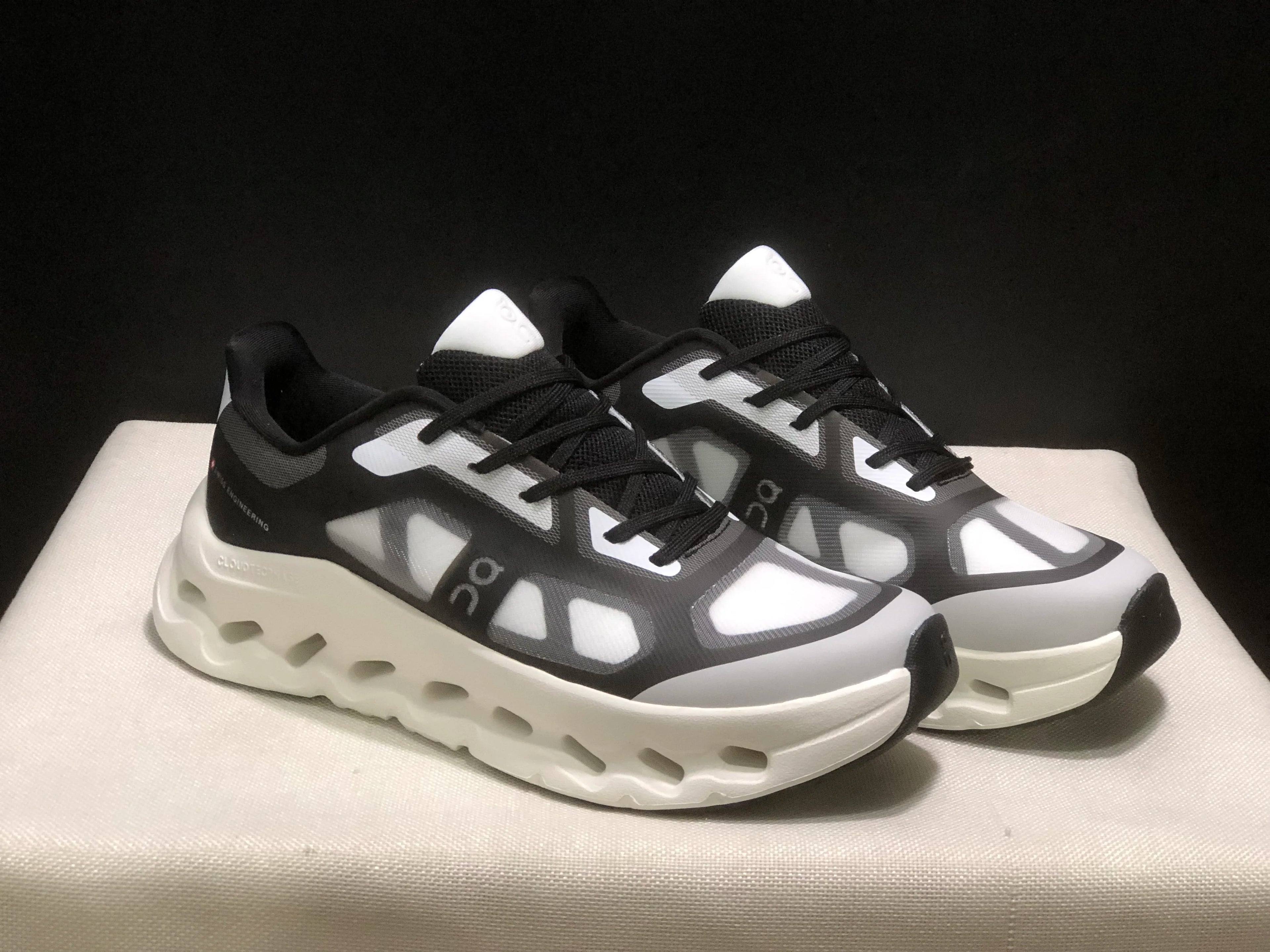 2026 on Cloudtilt Remix High Top Luxury Fashion Brand Sneakers High Quality Mesh Soft Comfortable Stylish New Trend Cloud