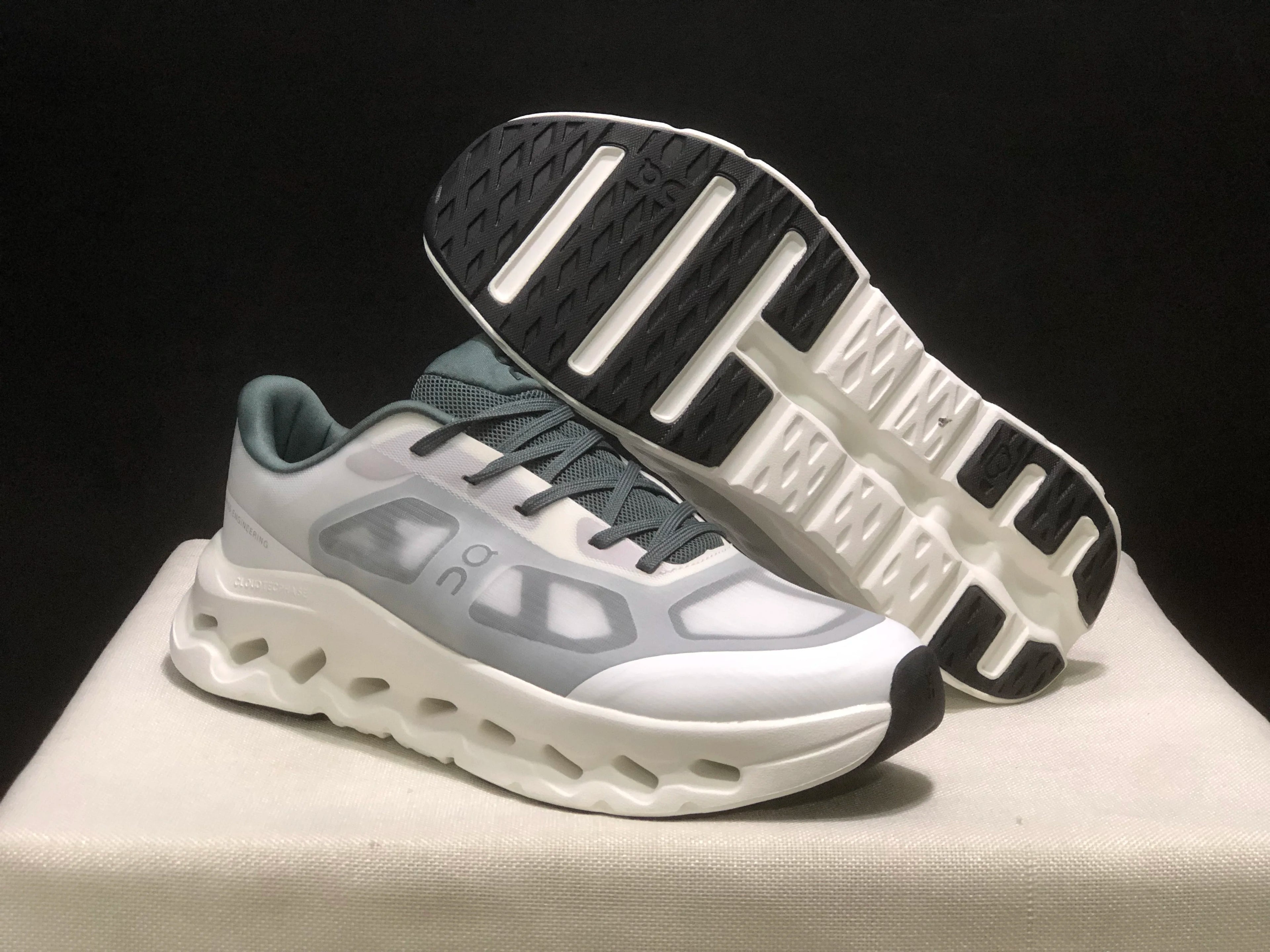 2026 on Cloudtilt Remix High Top Luxury Fashion Brand Sneakers High Quality Mesh Soft Comfortable Stylish New Trend Cloud